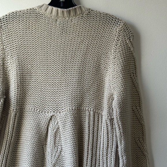 Vintage BCBGMaxAzria Women’s Cream Cardigan Sz M - Picture 6 of 8